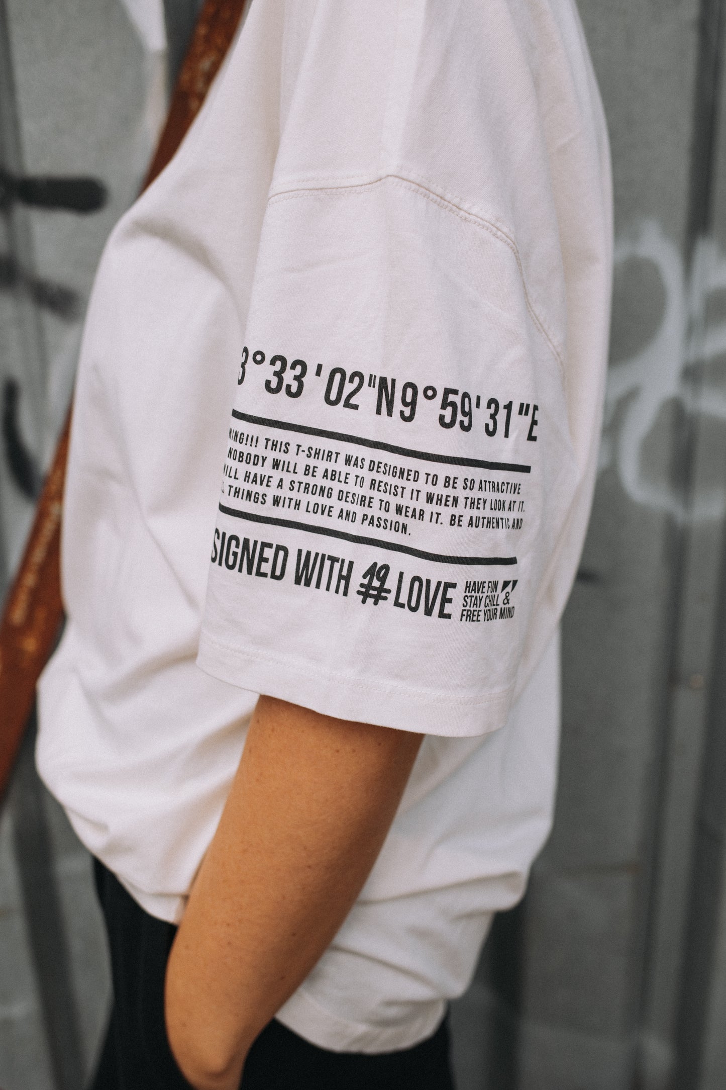 T-Shirt -  Designed with love - Off White